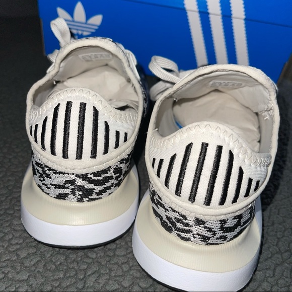 🚫SOLD🚫Adidas leopard / Cheetah shoes - Picture 5 of 9